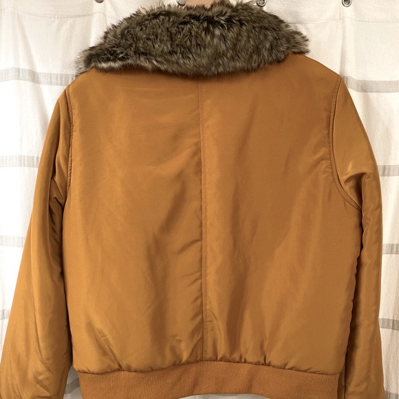 Large jacket - Picture 2 of 2